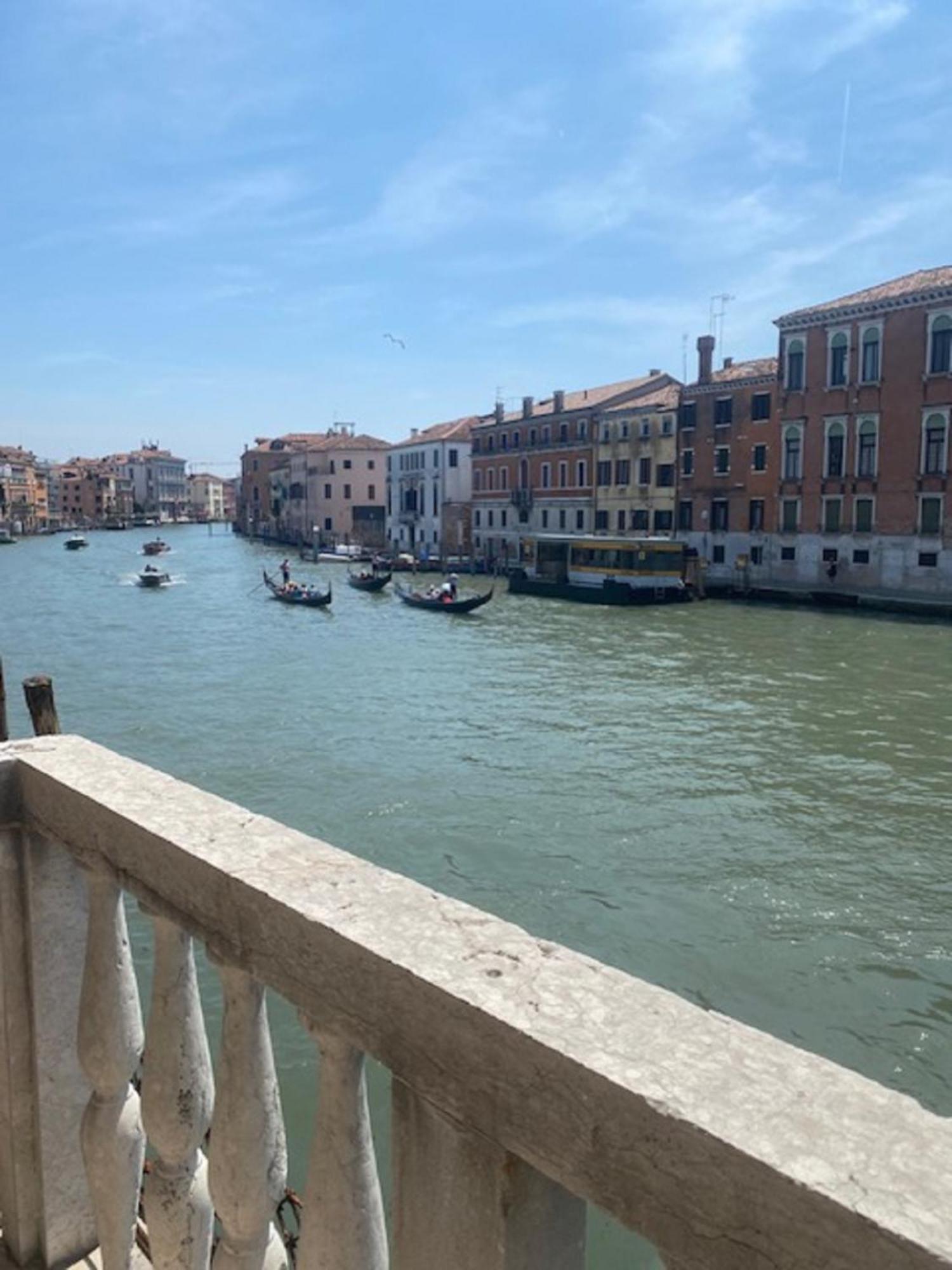 Palace Canal View By Wonderful Italy Venice Exterior photo